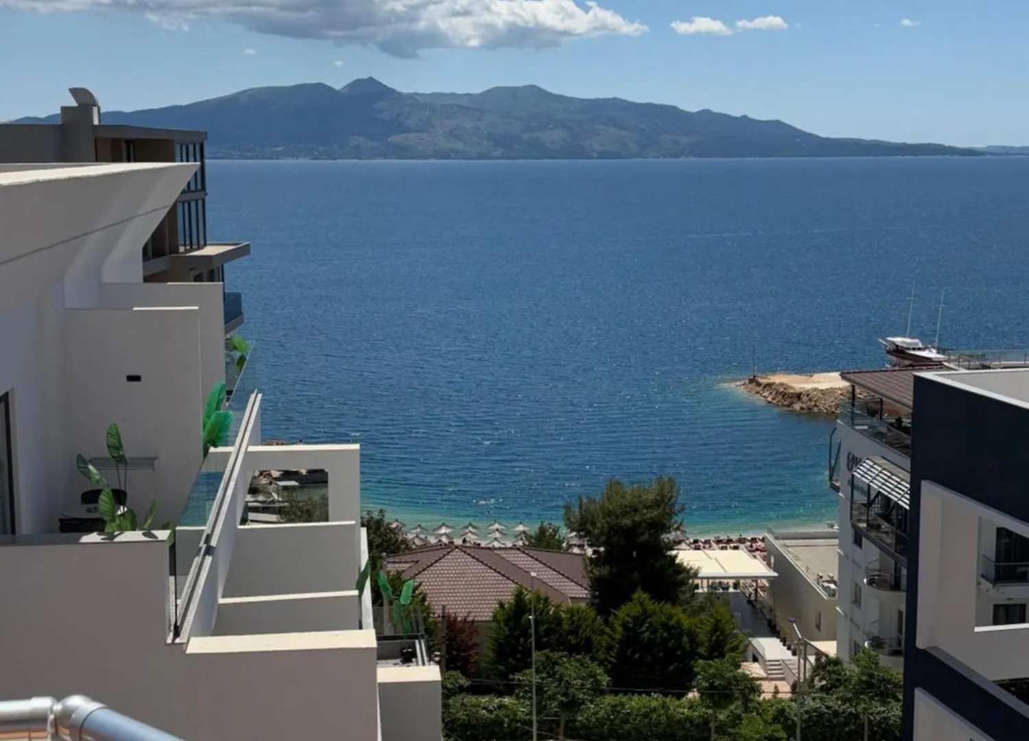 Cosmopolitan Apartment 1 Sarandë